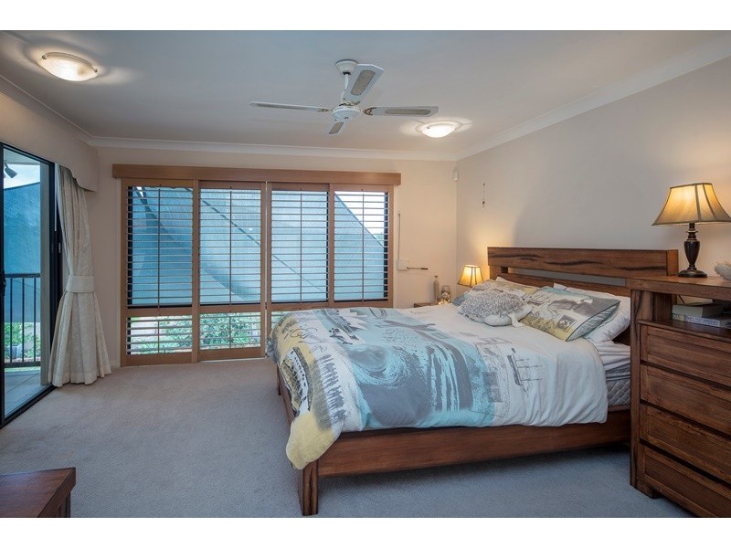 19 Calmwater Crescent, Helensvale QLD 4212