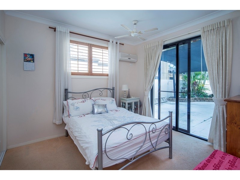 19 Calmwater Crescent, Helensvale QLD 4212
