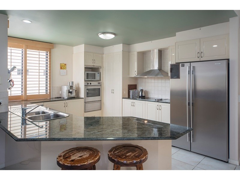 19 Calmwater Crescent, Helensvale QLD 4212