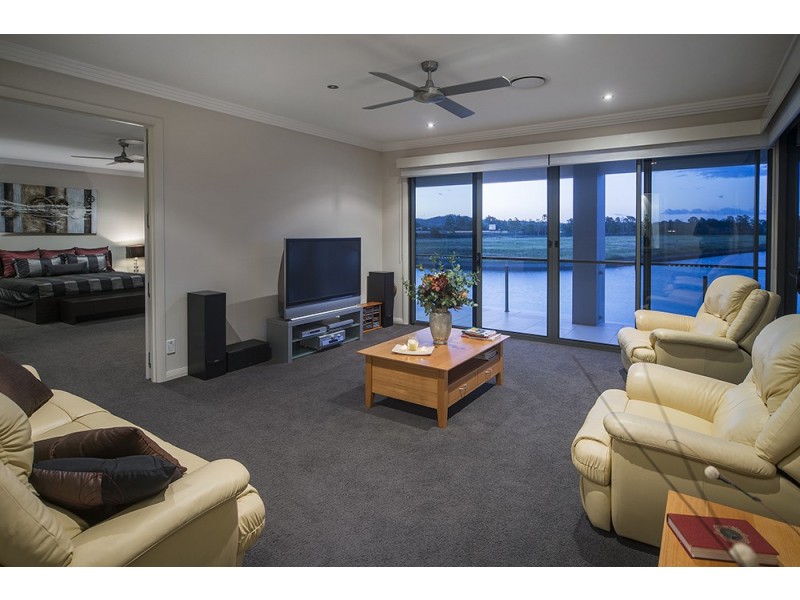 74 Southaven Drive, Helensvale QLD 4212