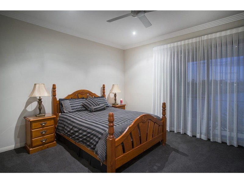 74 Southaven Drive, Helensvale QLD 4212