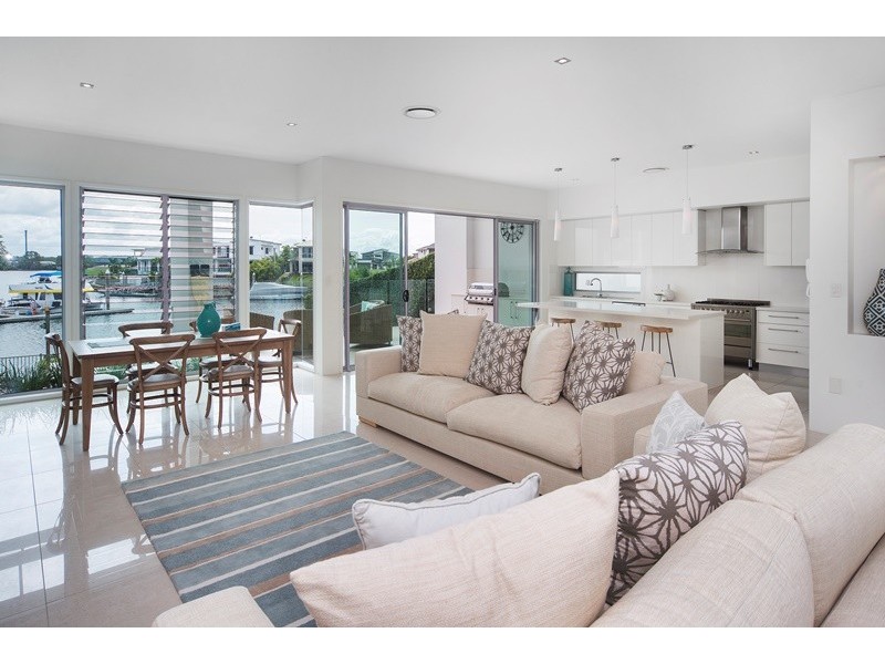 6 River Links Boulevard, Helensvale QLD 4212