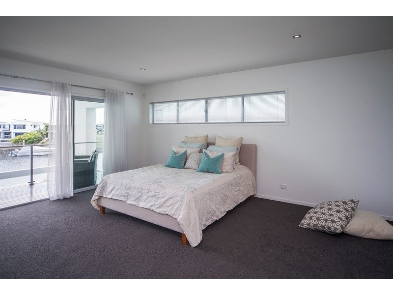 6 River Links Boulevard, Helensvale QLD 4212