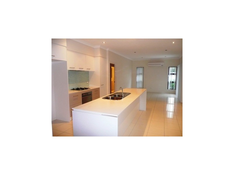 17 Galley Road, Hope Island QLD 4212