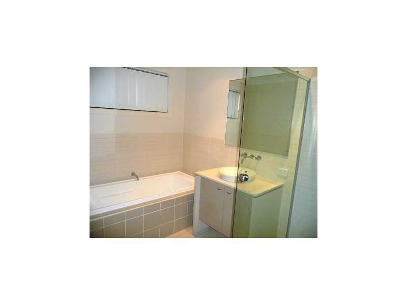 17 Galley Road, Hope Island QLD 4212