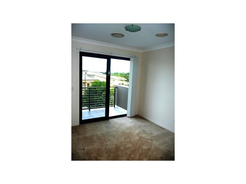 17 Galley Road, Hope Island QLD 4212