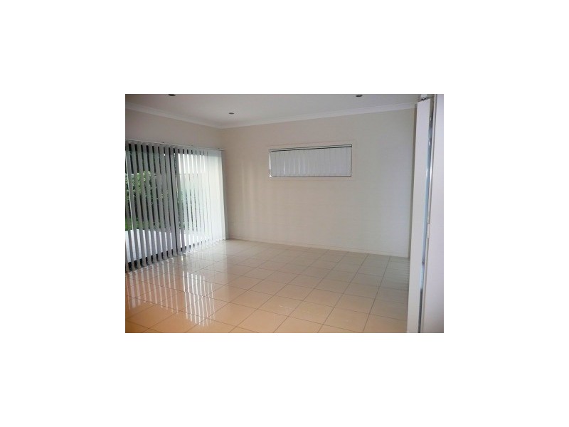 17 Galley Road, Hope Island QLD 4212