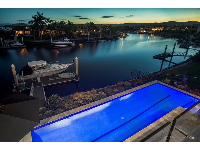 2307 Belmont Court East, Hope Island QLD 4212