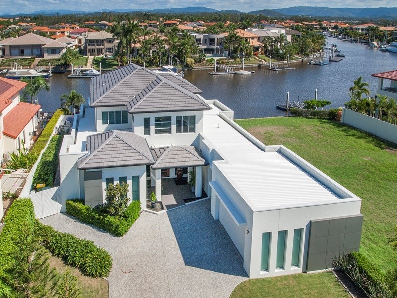 2307 Belmont Court East, Hope Island QLD 4212