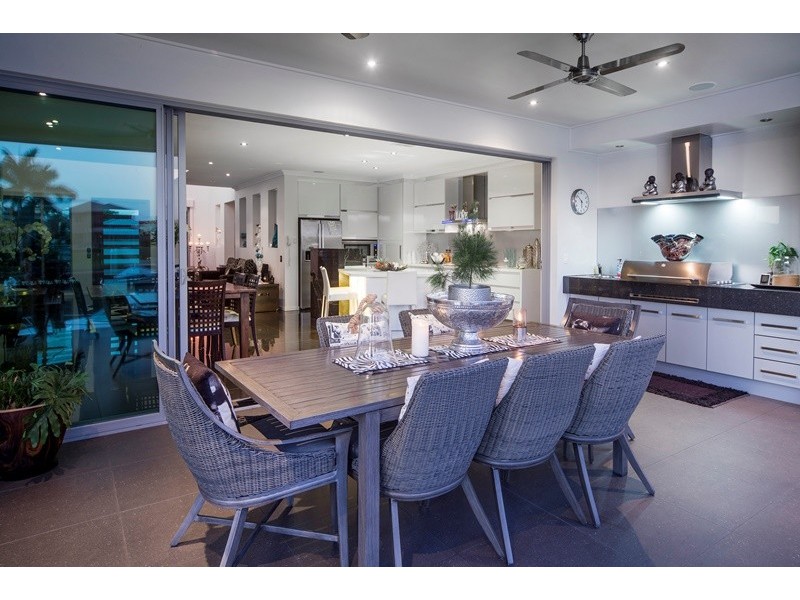 2307 Belmont Court East, Hope Island QLD 4212