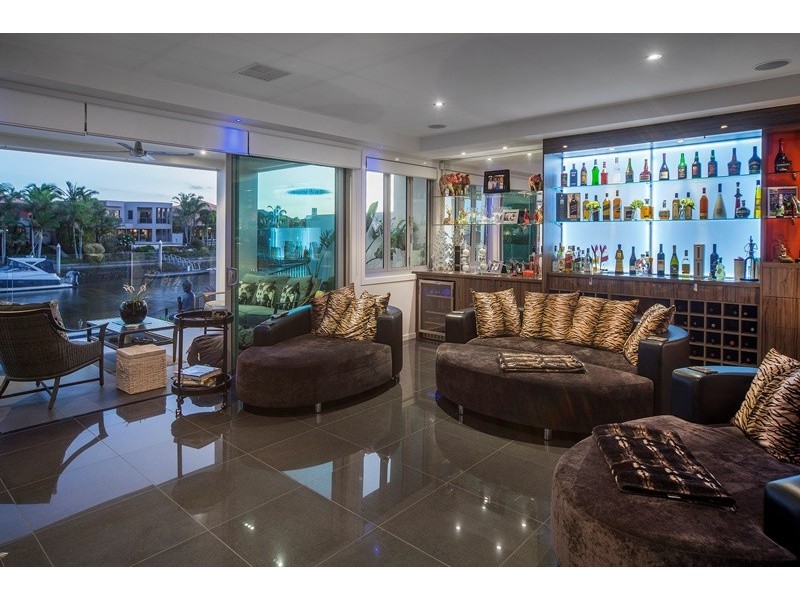 2307 Belmont Court East, Hope Island QLD 4212