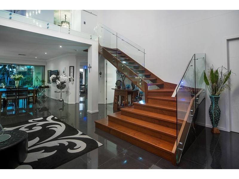 2307 Belmont Court East, Hope Island QLD 4212