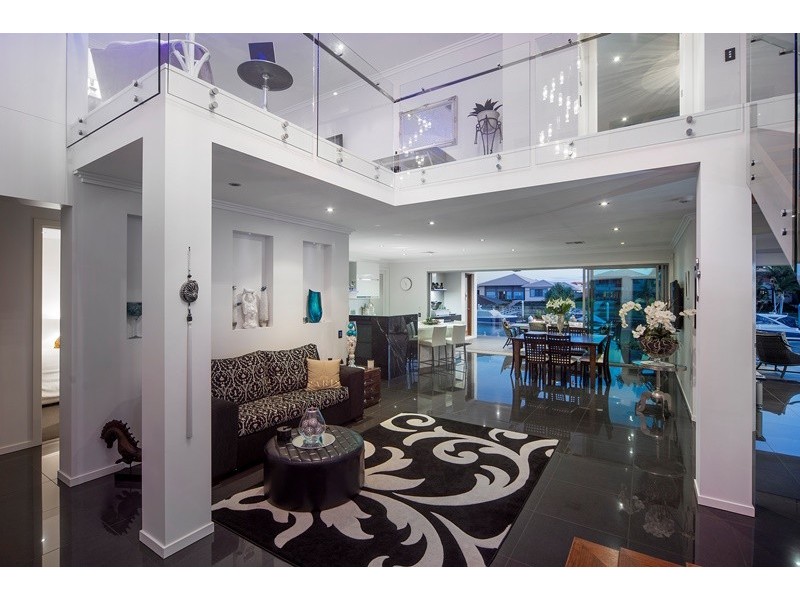 2307 Belmont Court East, Hope Island QLD 4212