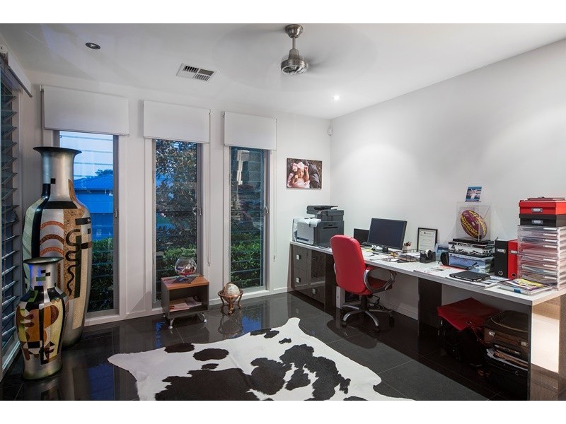 2307 Belmont Court East, Hope Island QLD 4212