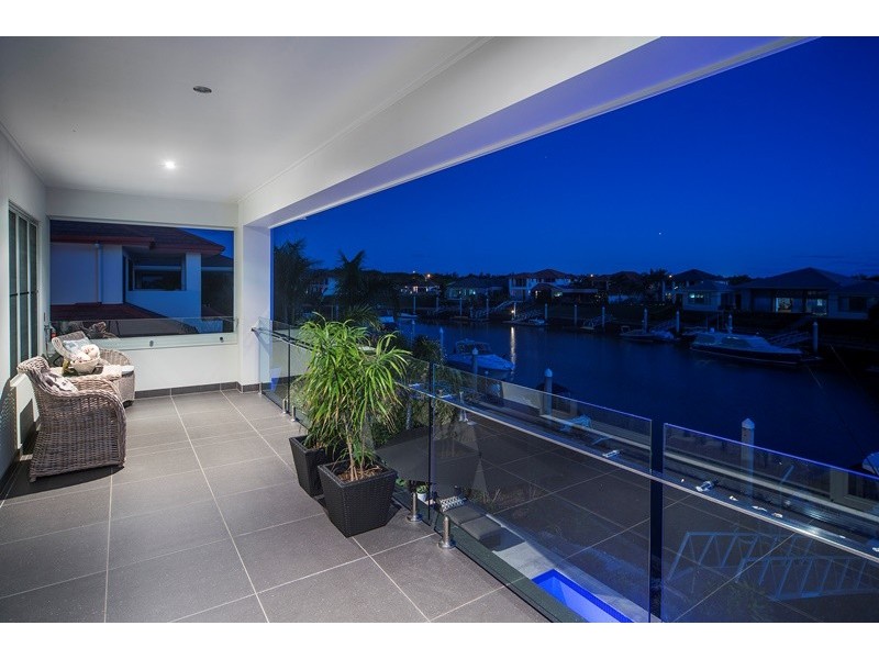 2307 Belmont Court East, Hope Island QLD 4212