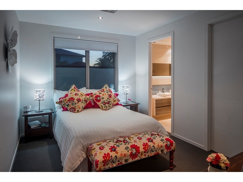 2307 Belmont Court East, Hope Island QLD 4212