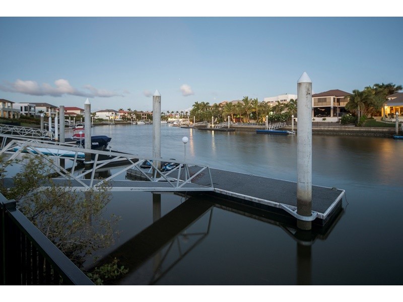 2318 Cressbrook Drive, Hope Island QLD 4212