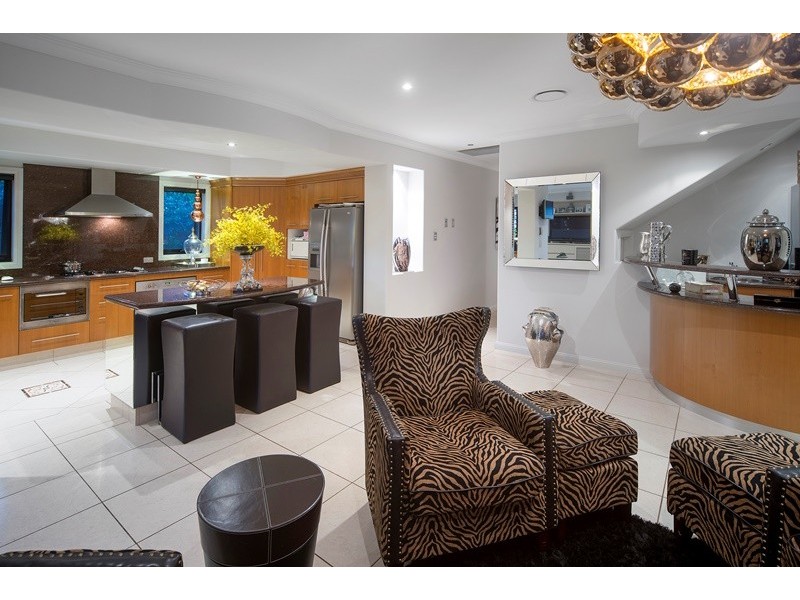 2318 Cressbrook Drive, Hope Island QLD 4212