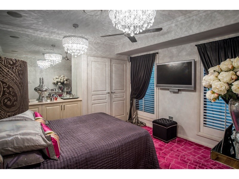 2318 Cressbrook Drive, Hope Island QLD 4212