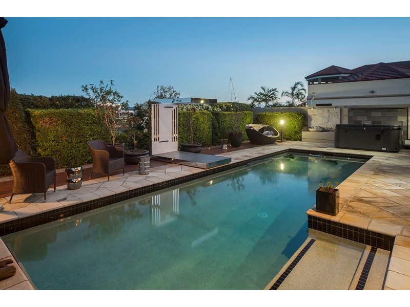 2318 Cressbrook Drive, Hope Island QLD 4212