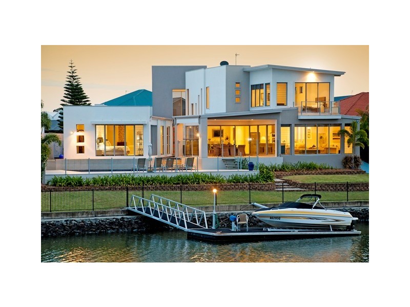 33 Ferrymans Court, Helensvale QLD 4212