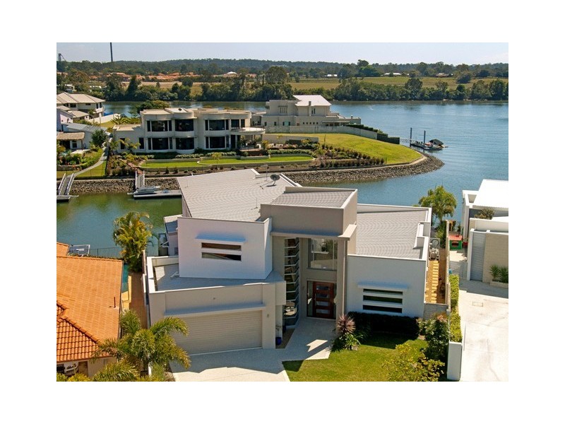 33 Ferrymans Court, Helensvale QLD 4212