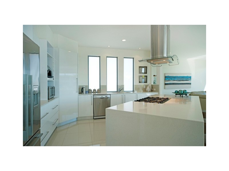 33 Ferrymans Court, Helensvale QLD 4212