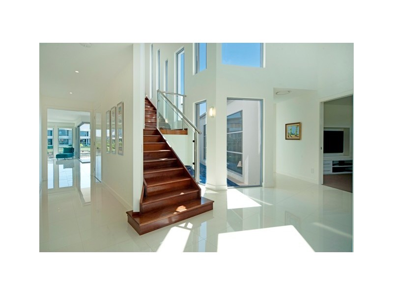 33 Ferrymans Court, Helensvale QLD 4212