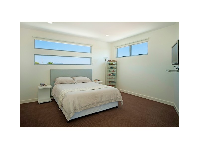 33 Ferrymans Court, Helensvale QLD 4212