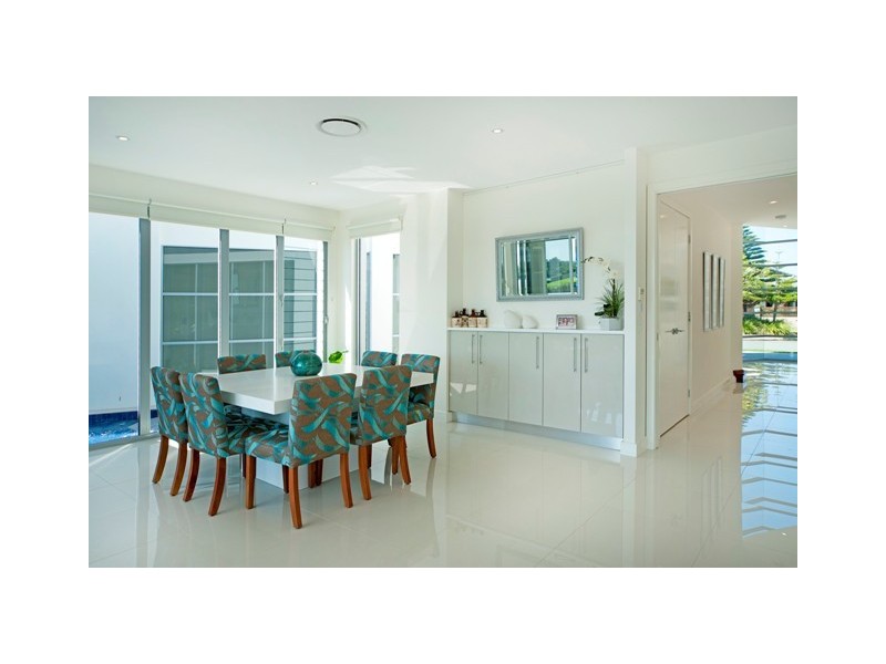 33 Ferrymans Court, Helensvale QLD 4212