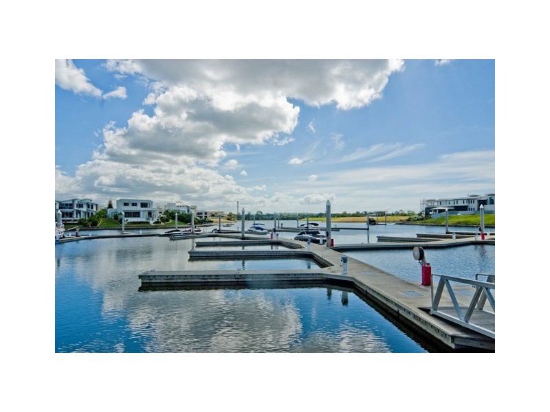 19 Quayside Drive, Helensvale QLD 4212