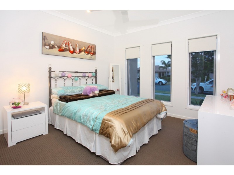 43 The Peninsula, Helensvale QLD 4212