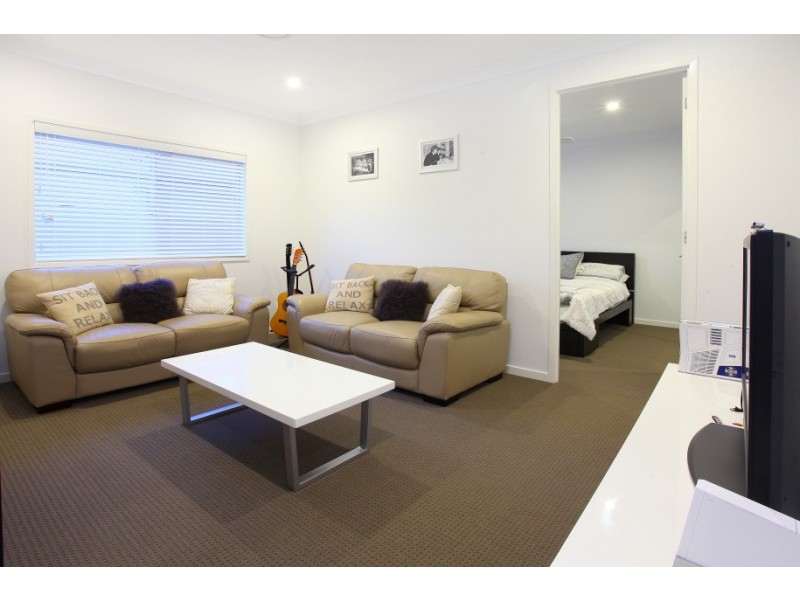 43 The Peninsula, Helensvale QLD 4212