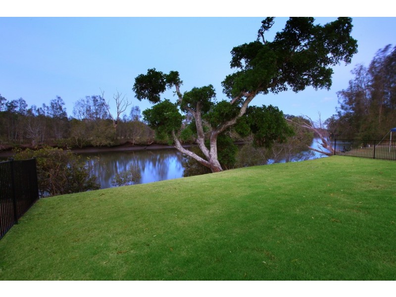 43 The Peninsula, Helensvale QLD 4212