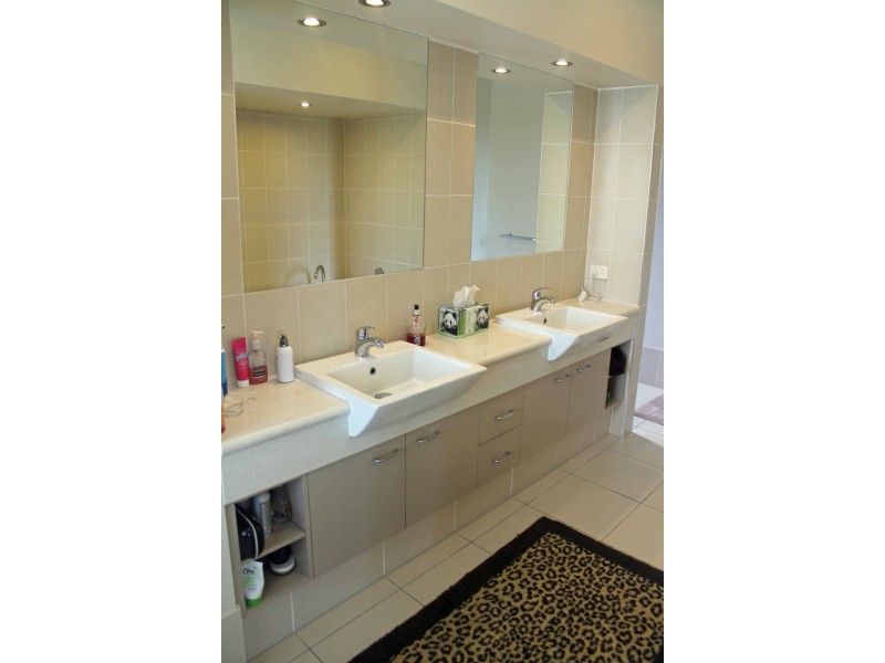 2801 Gracemere Circuit North, Hope Island QLD 4212