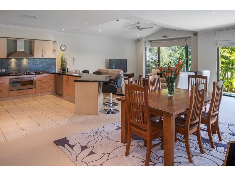 2101 Carlton Close, Hope Island QLD 4212