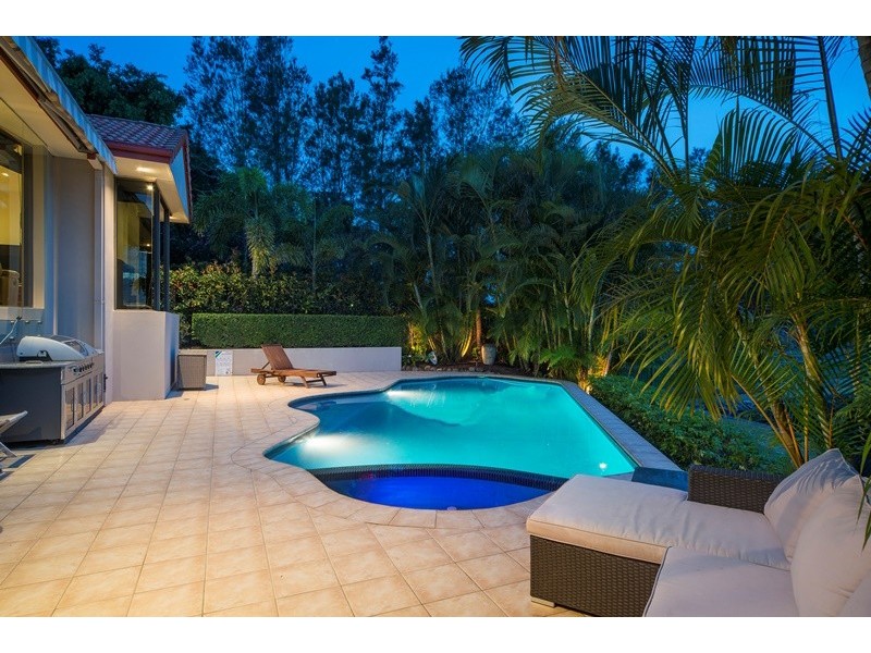 2101 Carlton Close, Hope Island QLD 4212