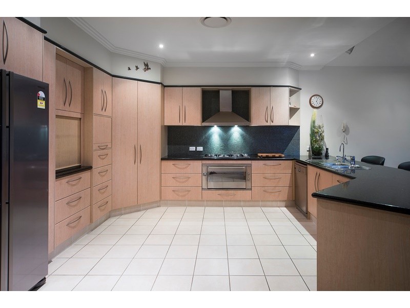 2101 Carlton Close, Hope Island QLD 4212