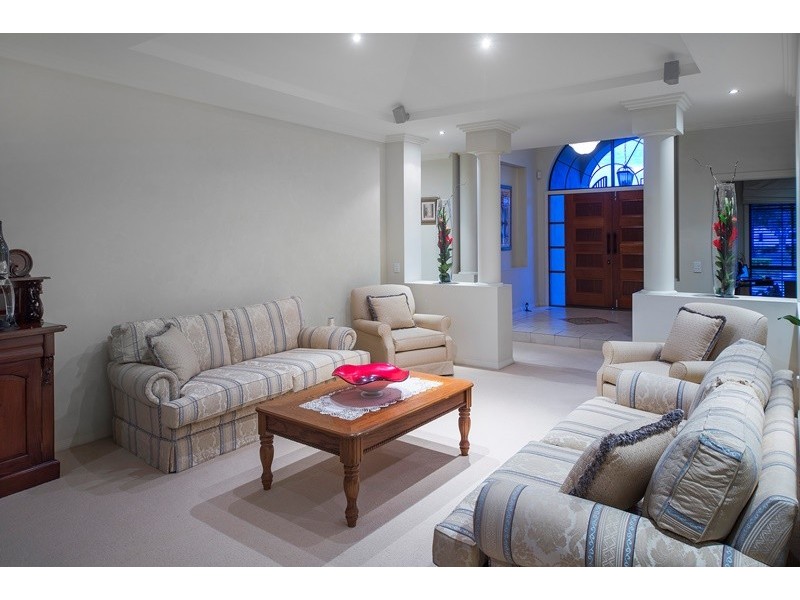2101 Carlton Close, Hope Island QLD 4212