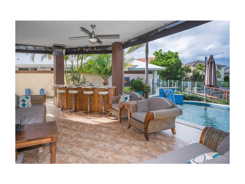 32 Calmwater Crescent, Helensvale QLD 4212