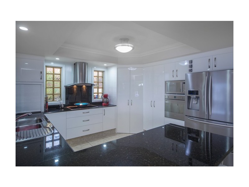32 Calmwater Crescent, Helensvale QLD 4212