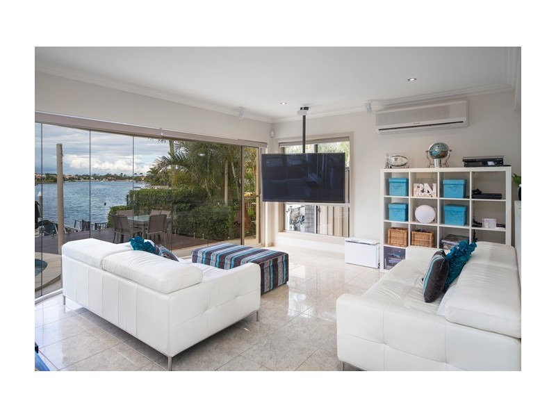 32 Calmwater Crescent, Helensvale QLD 4212