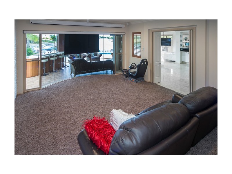 32 Calmwater Crescent, Helensvale QLD 4212