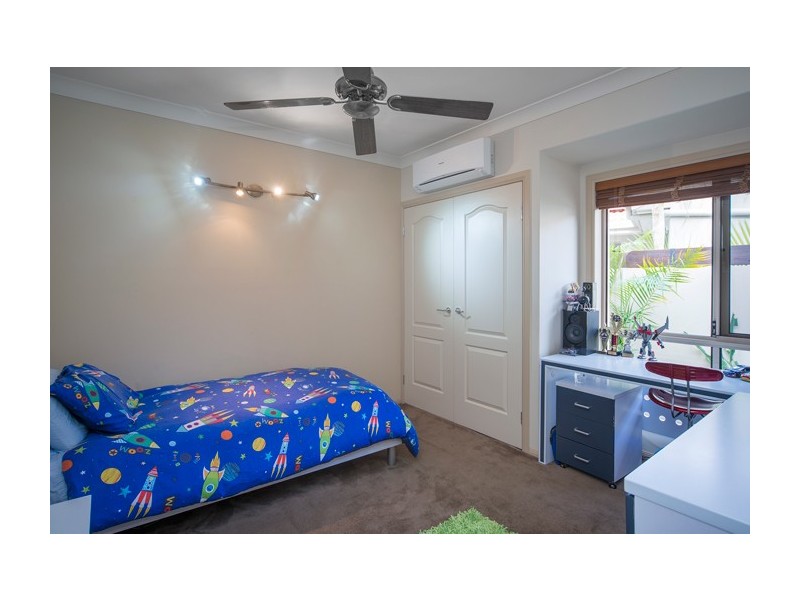 32 Calmwater Crescent, Helensvale QLD 4212