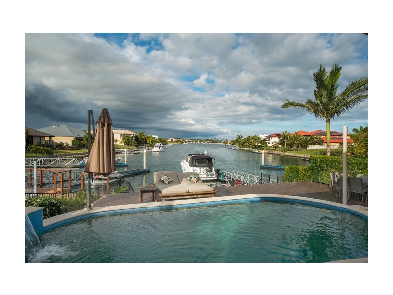 32 Calmwater Crescent, Helensvale QLD 4212