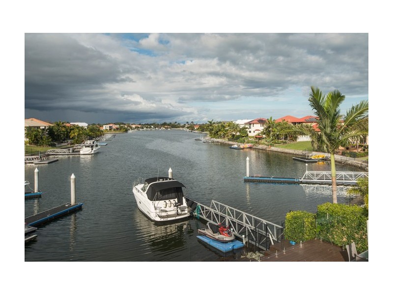 32 Calmwater Crescent, Helensvale QLD 4212