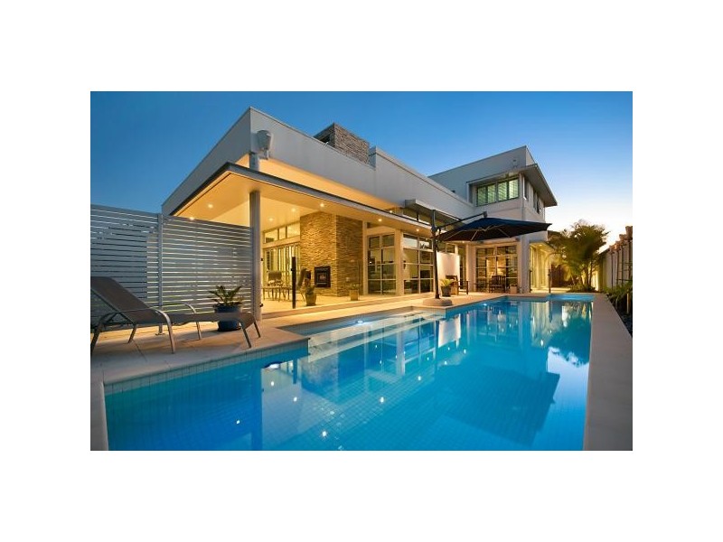 2532 Gracemere Circuit West, Hope Island QLD 4212