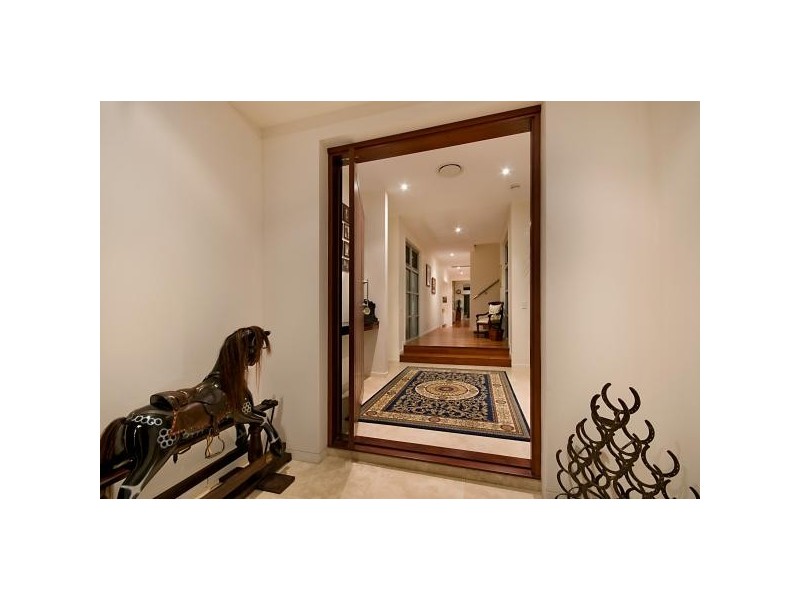 2532 Gracemere Circuit West, Hope Island QLD 4212