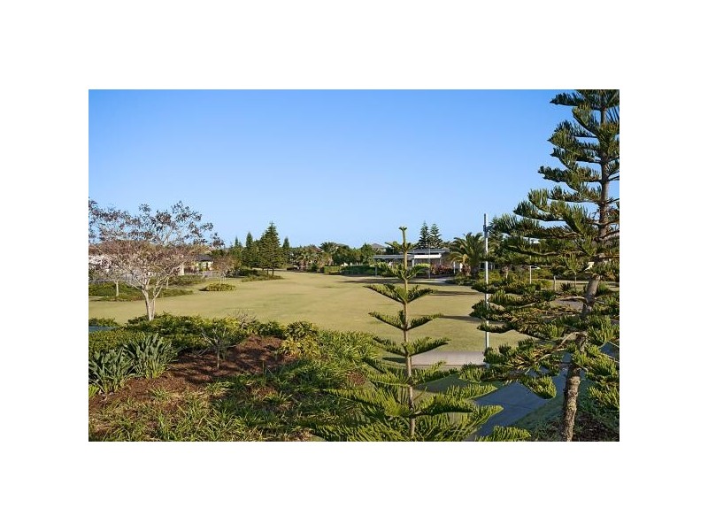 2532 Gracemere Circuit West, Hope Island QLD 4212
