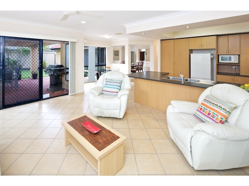 4 Grande Entrance, Monterey Keys QLD 4212